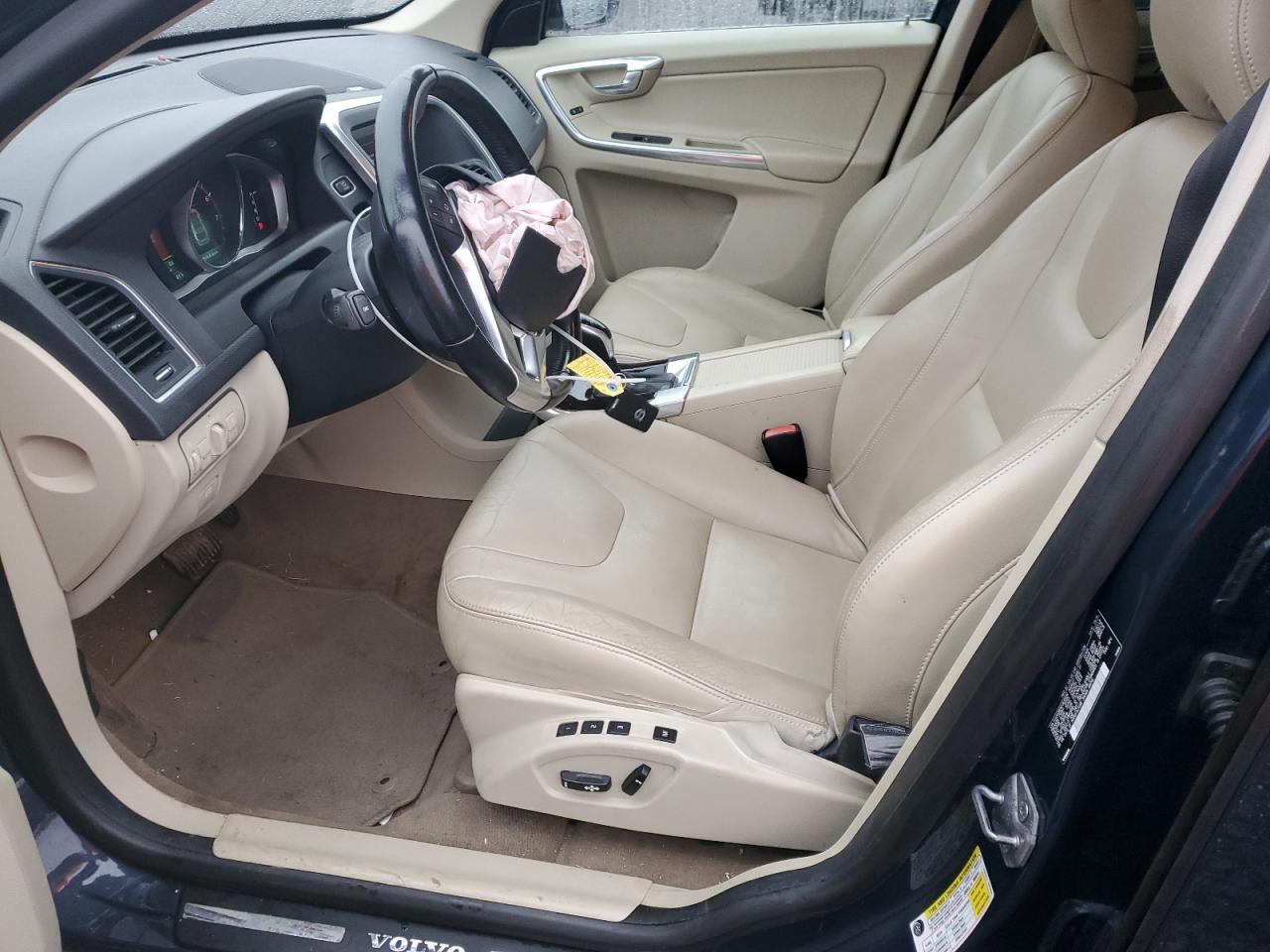 2015 VOLVO XC60