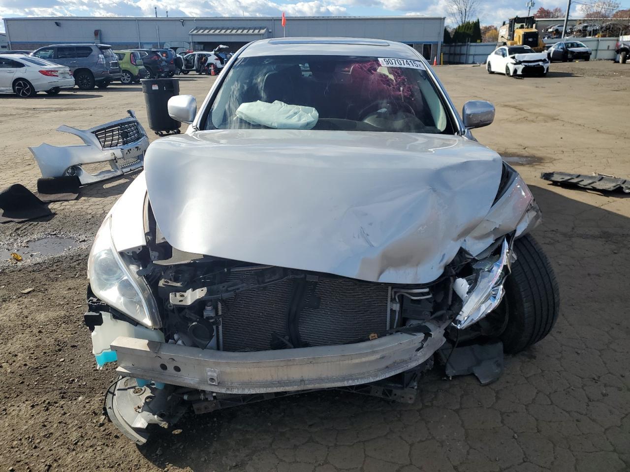 2011 INFINITI M37