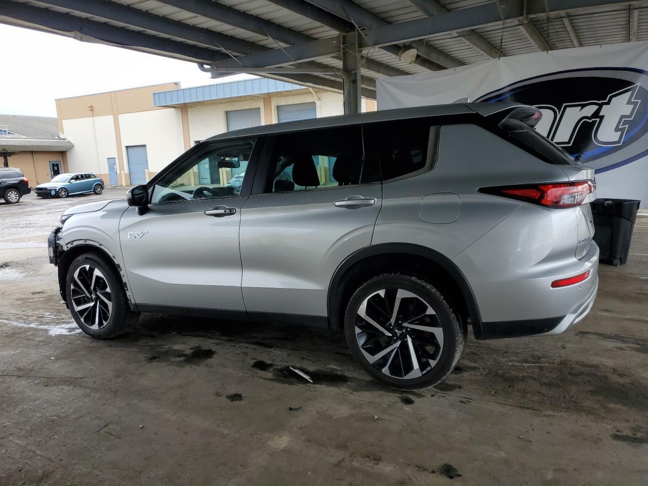 2023 MITSUBISHI outlander