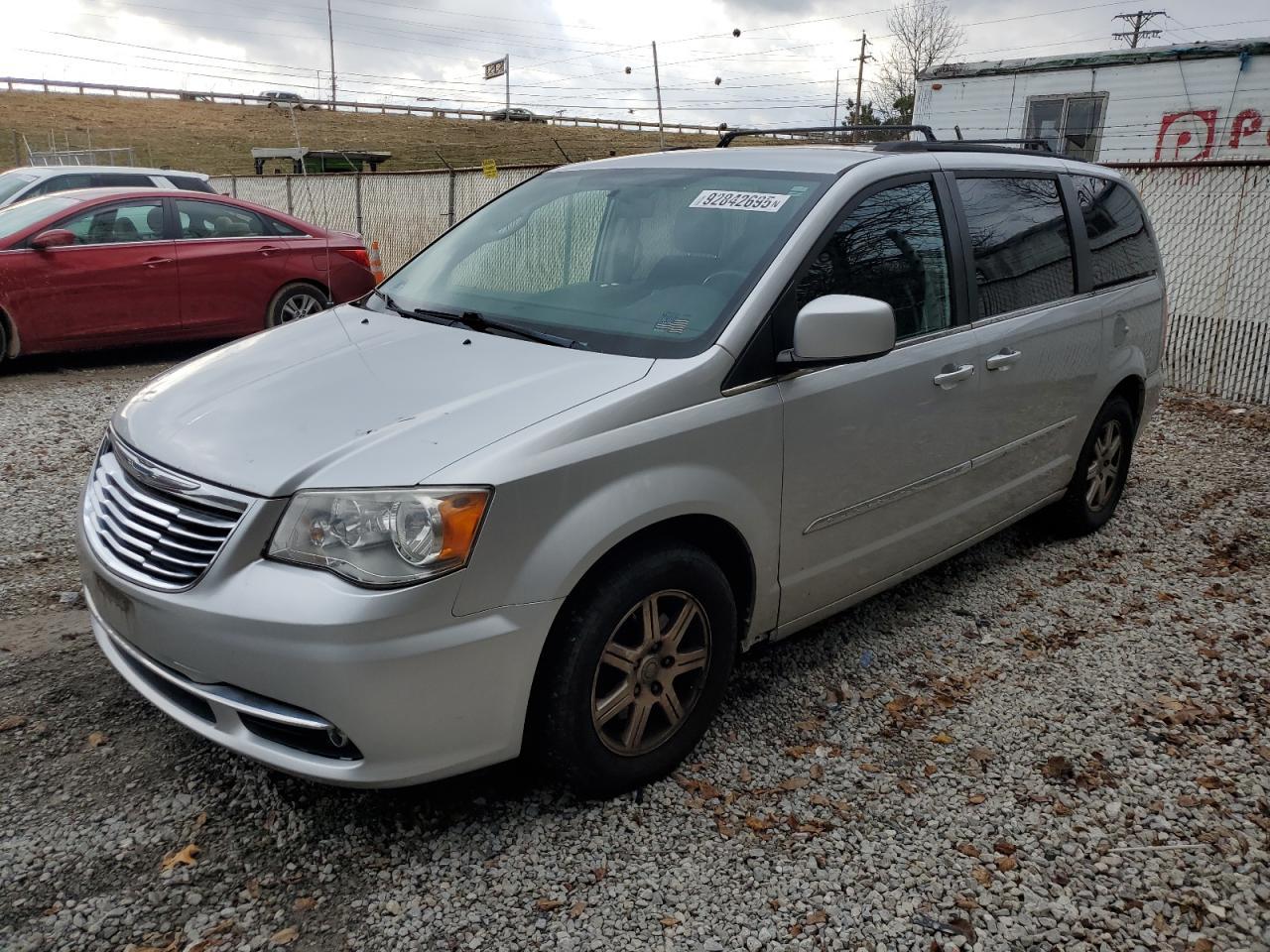 2011 CHRYSLER Town & Country