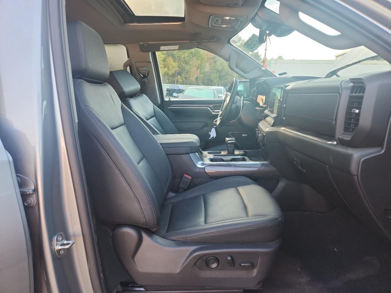 2024 CHEVROLET Silverado