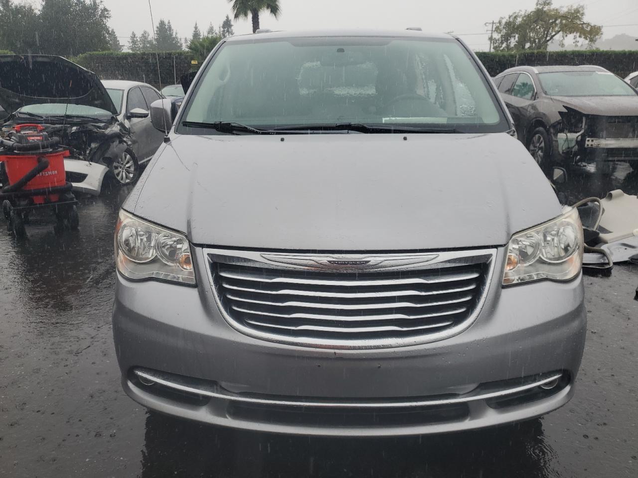 2016 CHRYSLER Town & Country