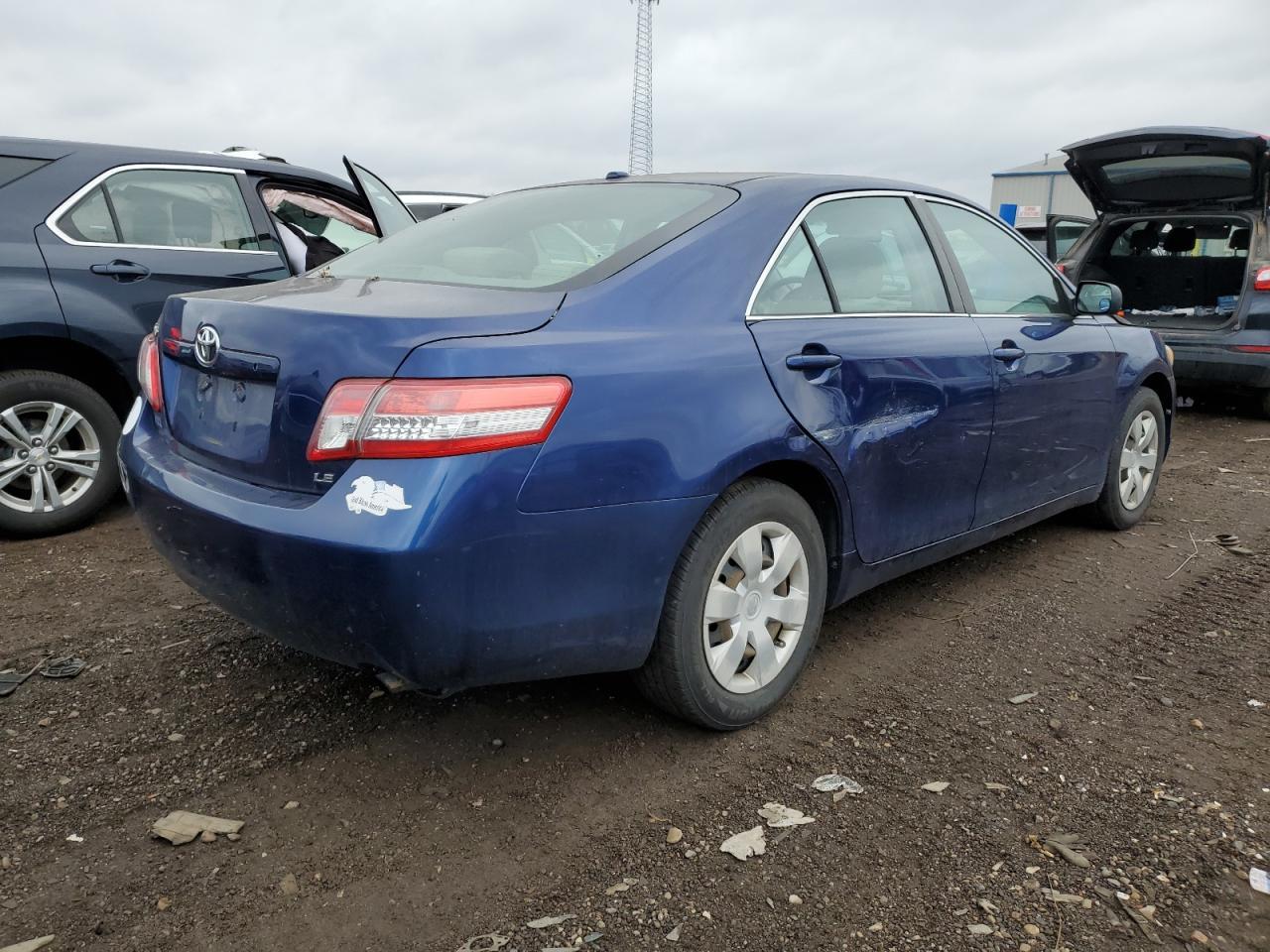 2011 TOYOTA CAMRY
