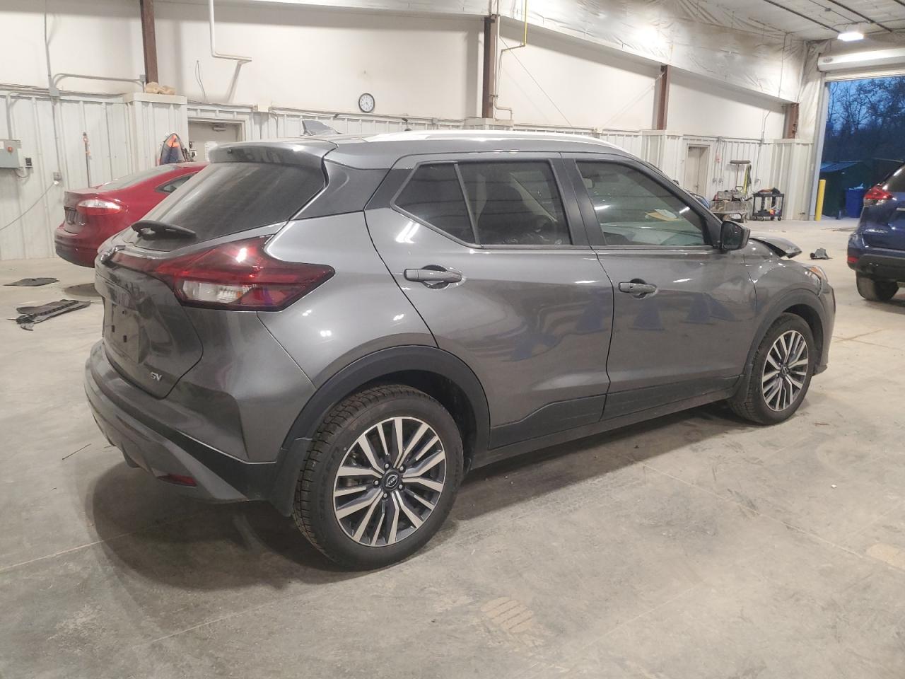 2024 NISSAN KICKS