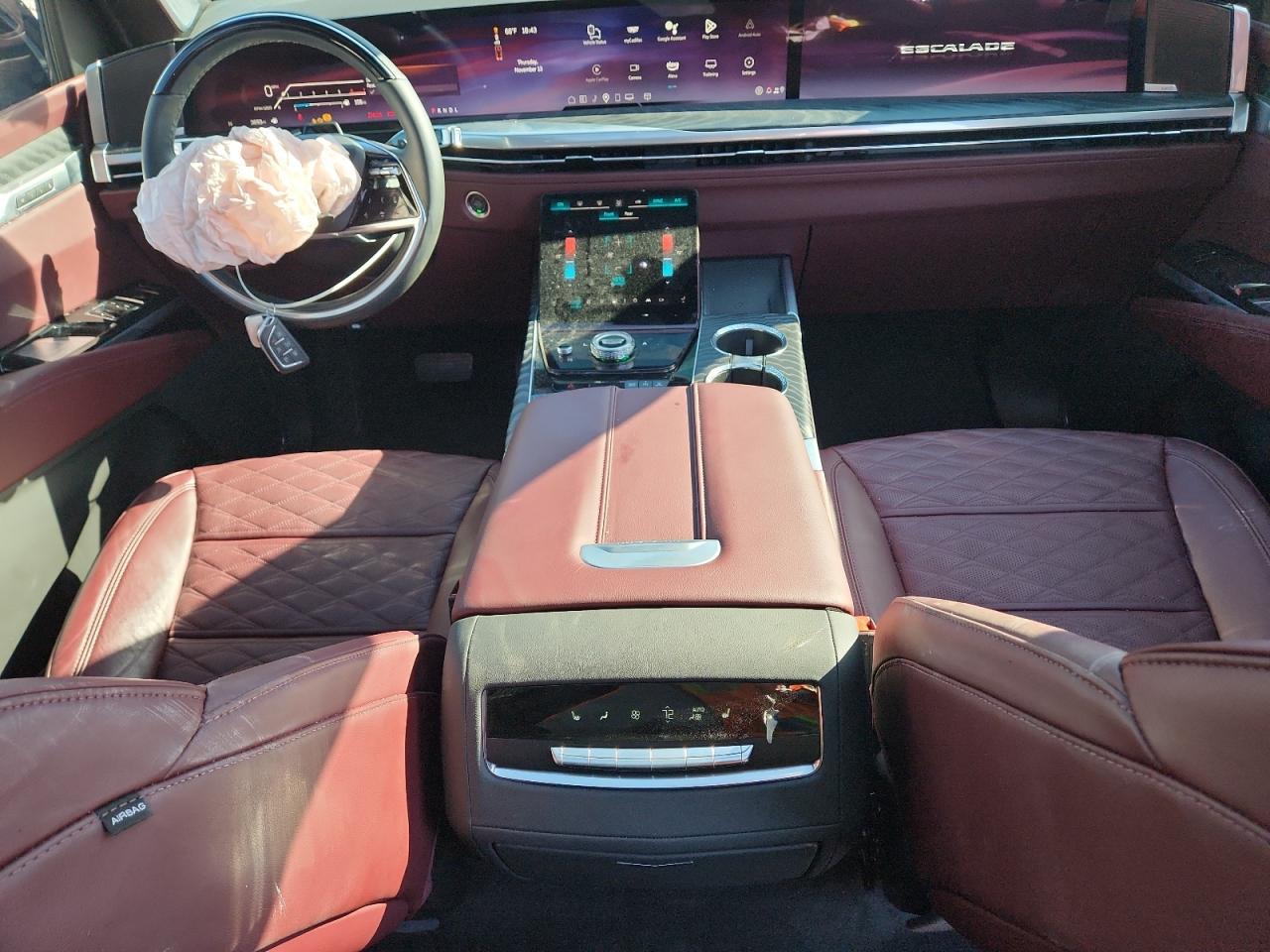 2025 CADILLAC Escalade ESV