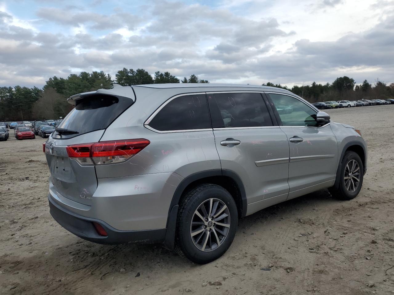 2017 TOYOTA HIGHLANDER