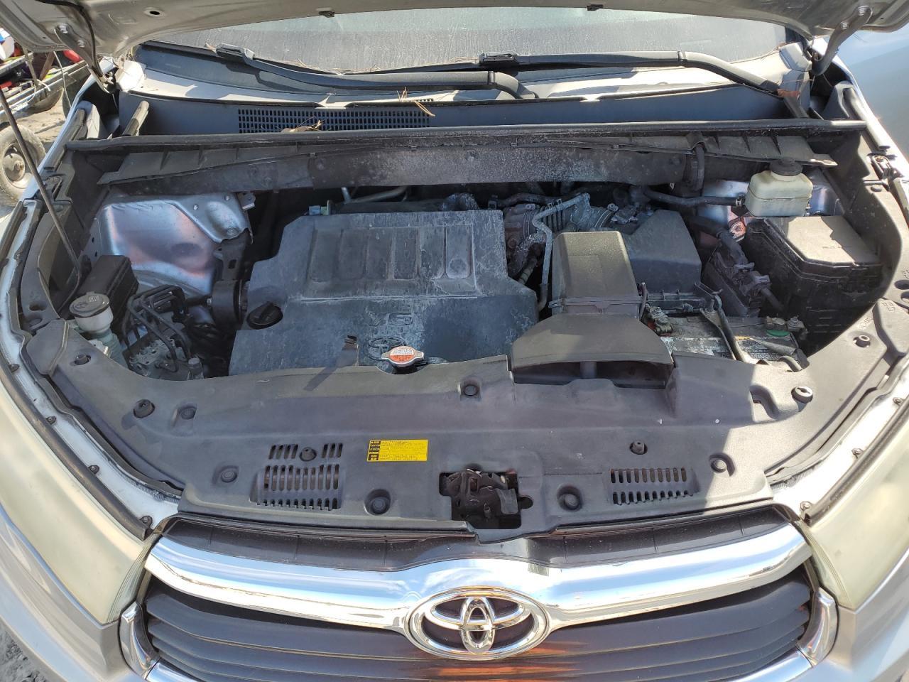 2016 TOYOTA HIGHLANDER