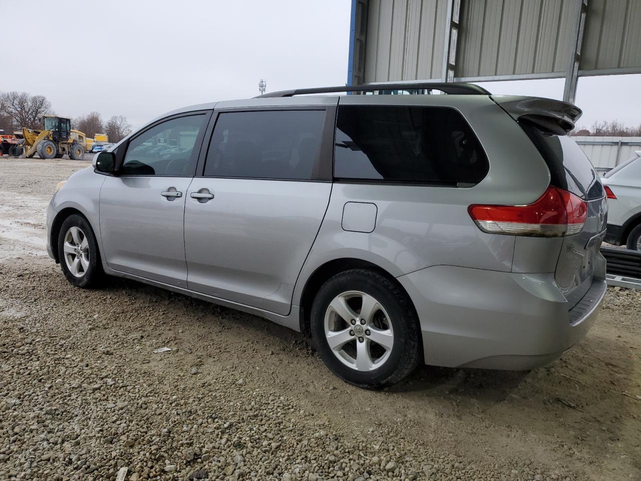 2012 TOYOTA SIENNA