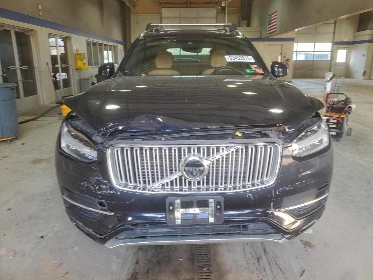 2019 VOLVO XC90
