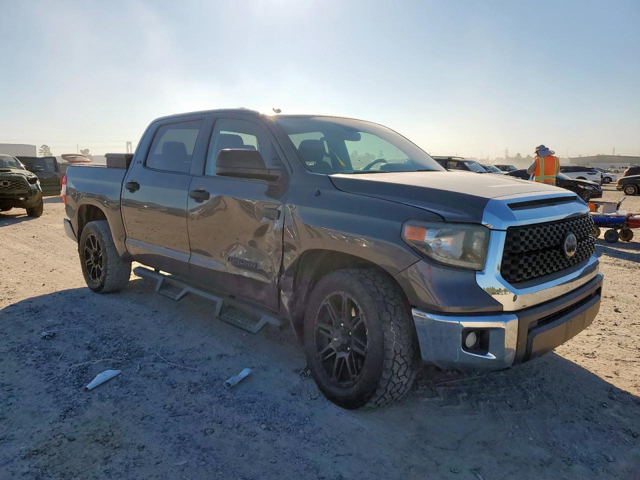 2018 TOYOTA TUNDRA