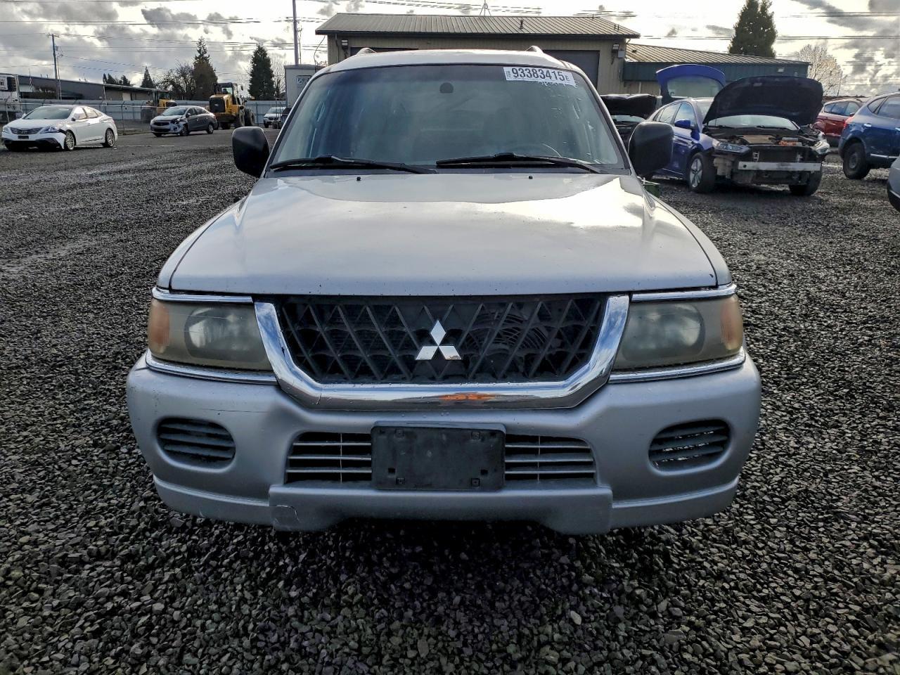2003 MITSUBISHI Montero
