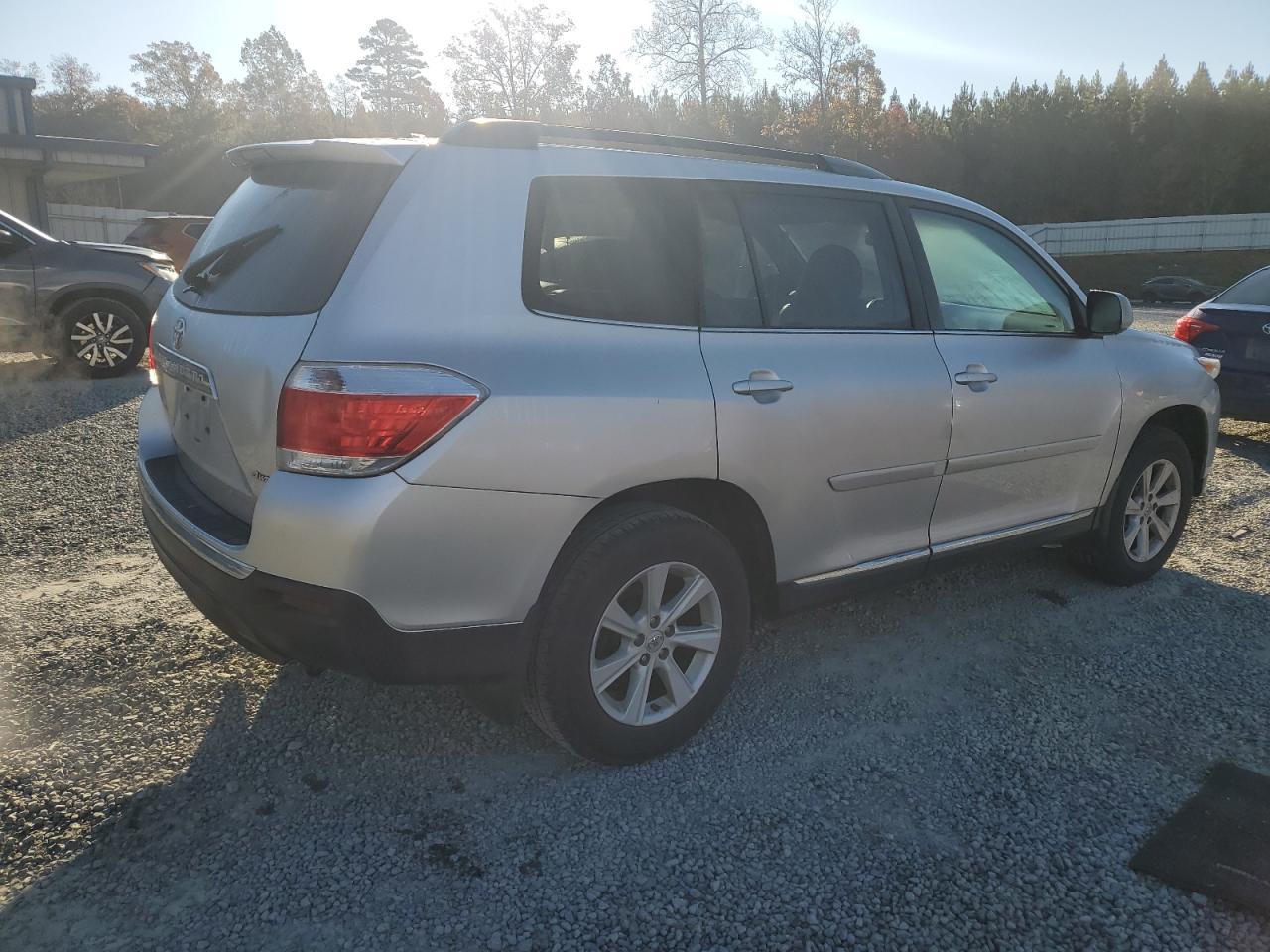2013 TOYOTA HIGHLANDER