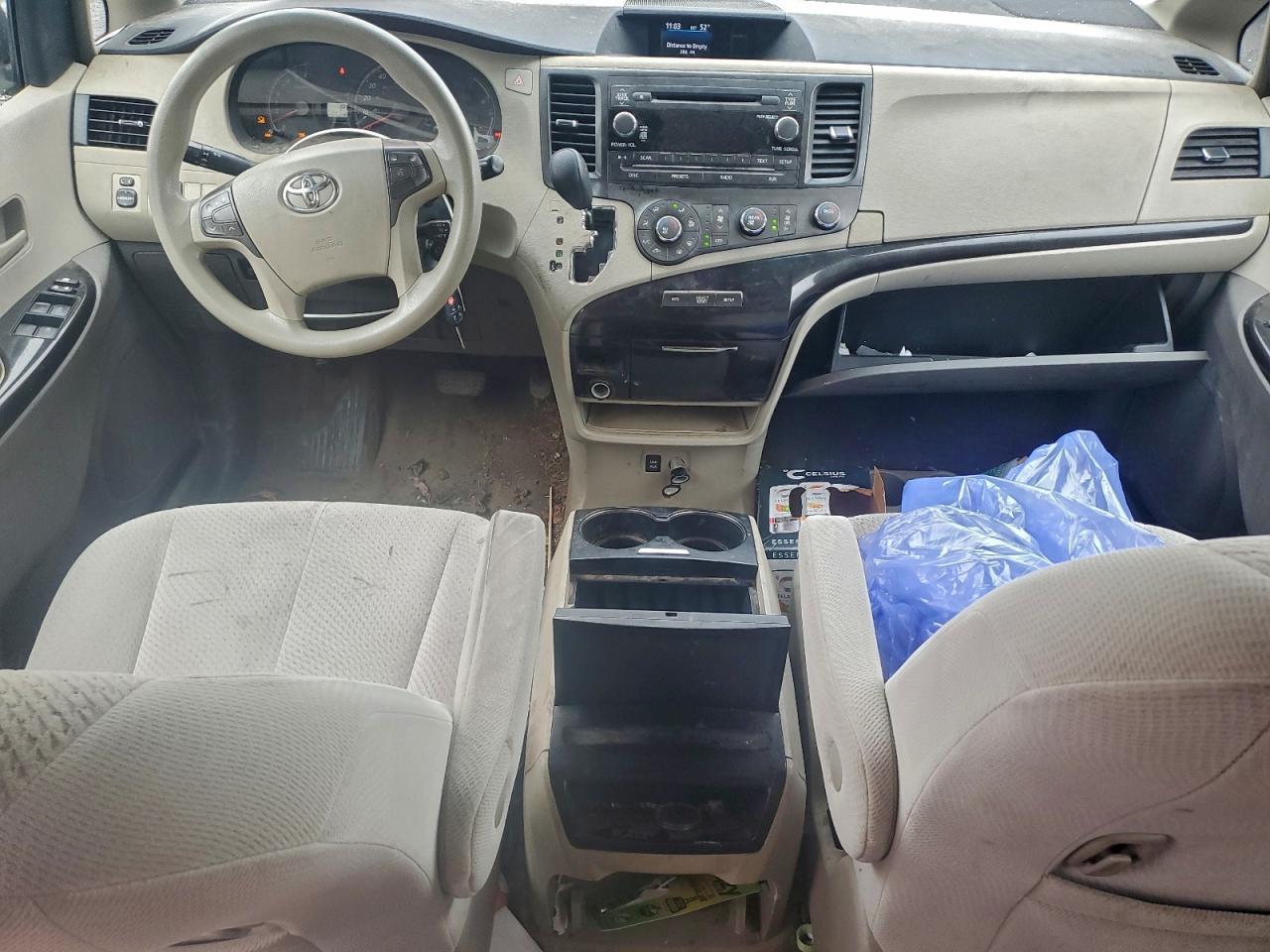 2012 TOYOTA SIENNA