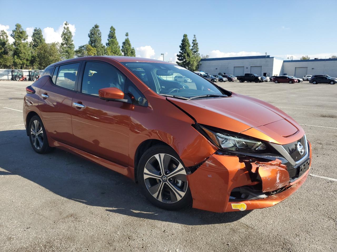 2022 NISSAN LEAF