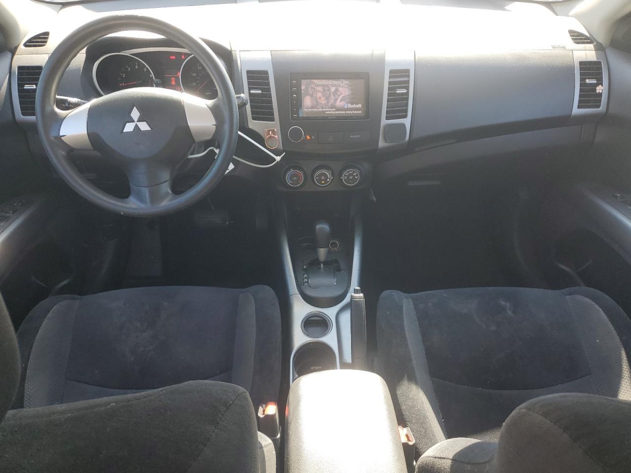 2011 MITSUBISHI outlander
