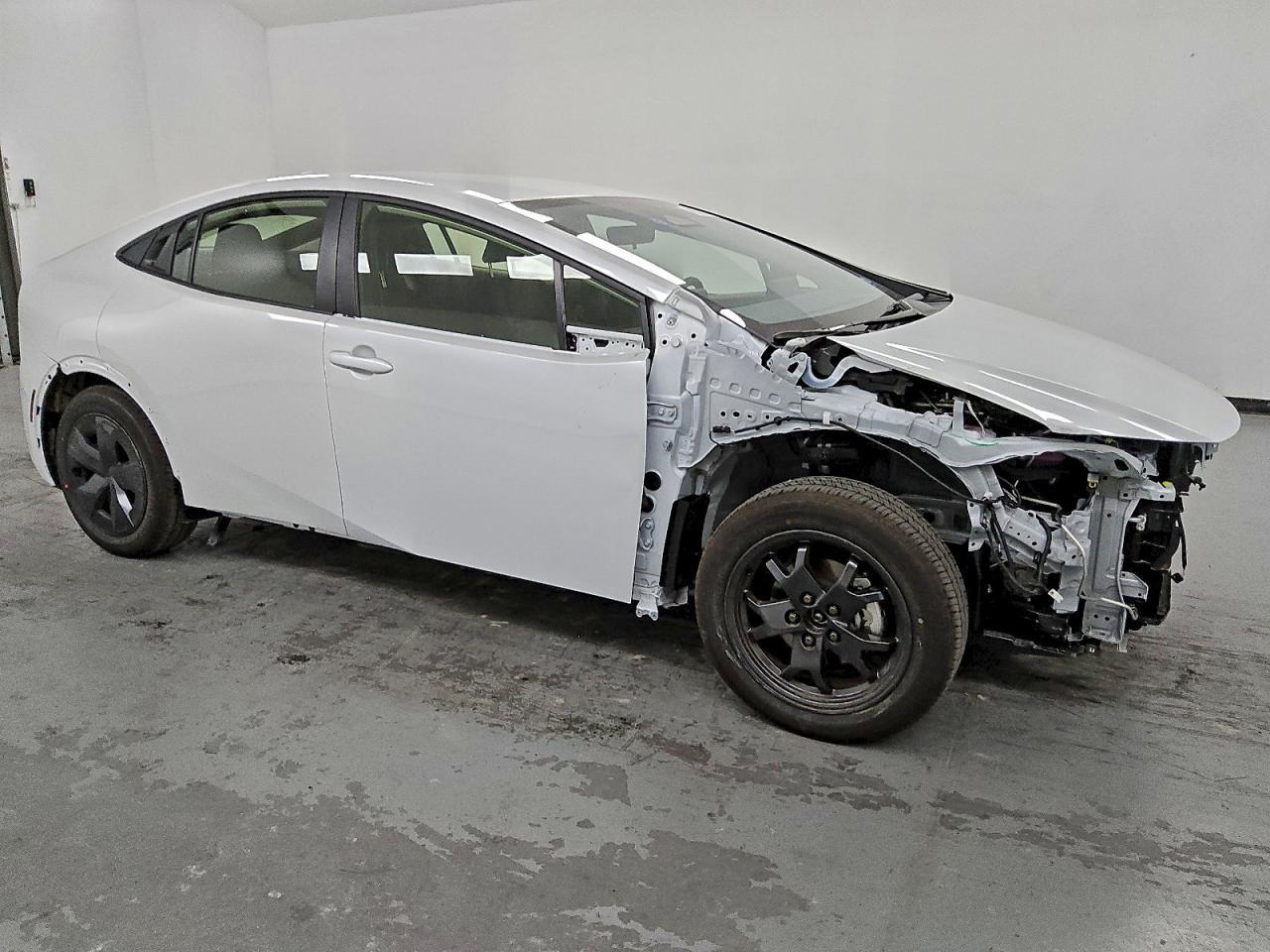 2025 TOYOTA PRIUS