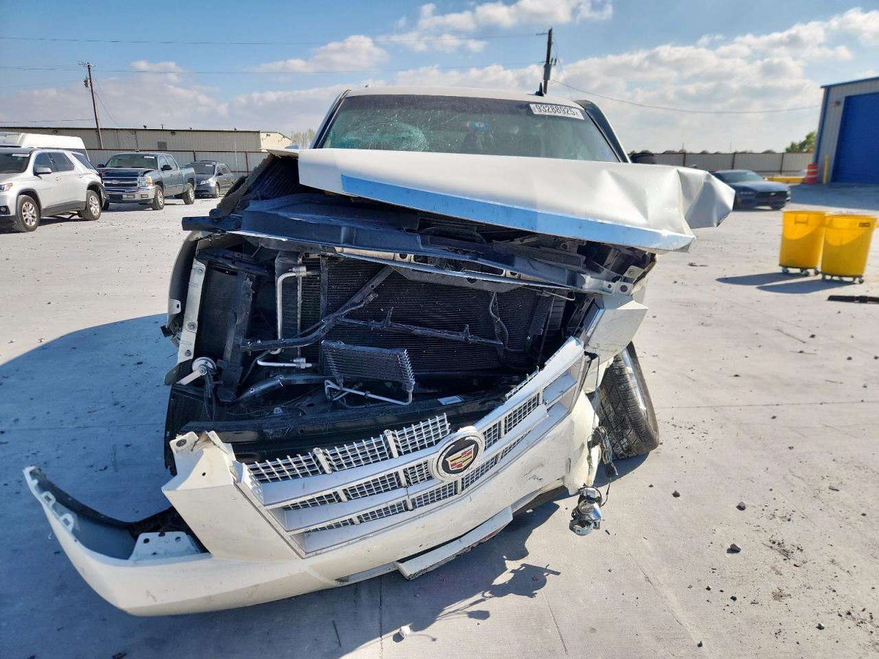 2011 CADILLAC ESCALADE
