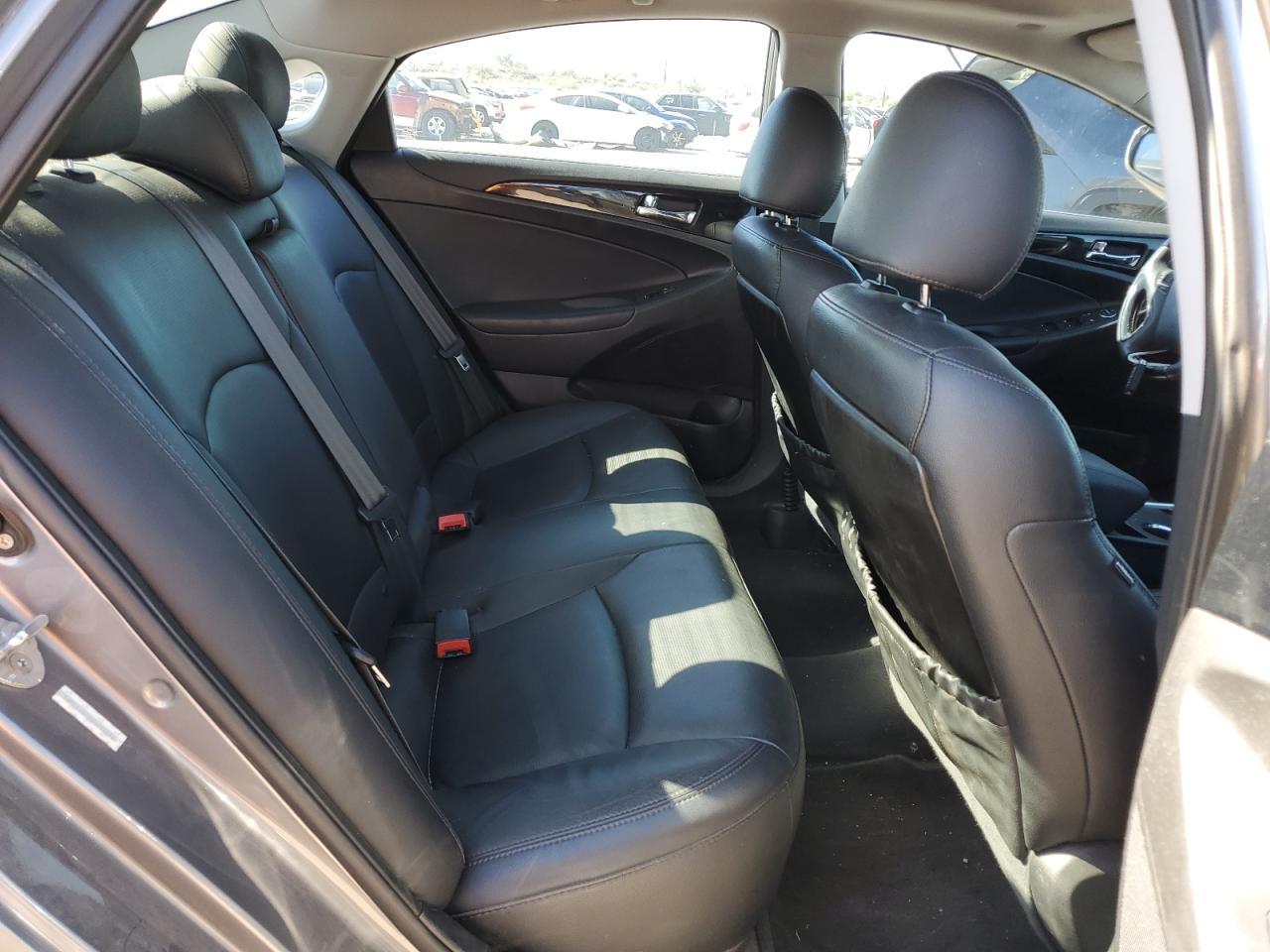 2011 HYUNDAI SONATA