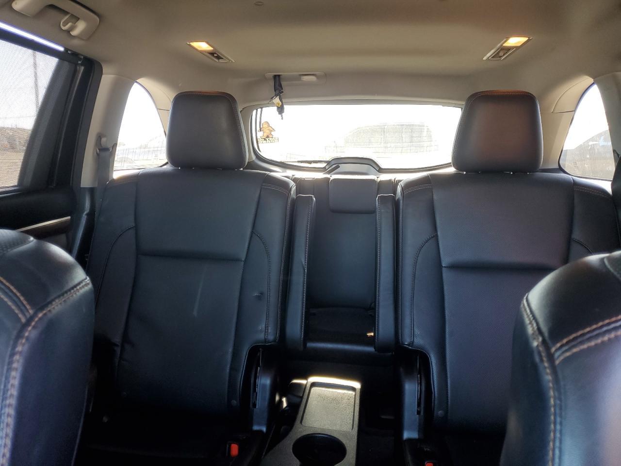 2016 TOYOTA HIGHLANDER
