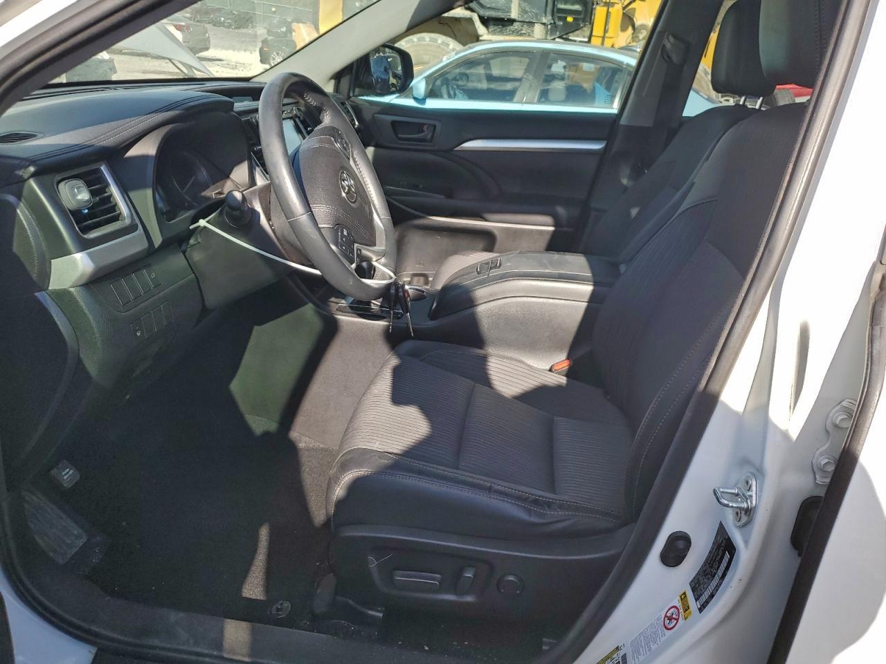 2016 TOYOTA HIGHLANDER