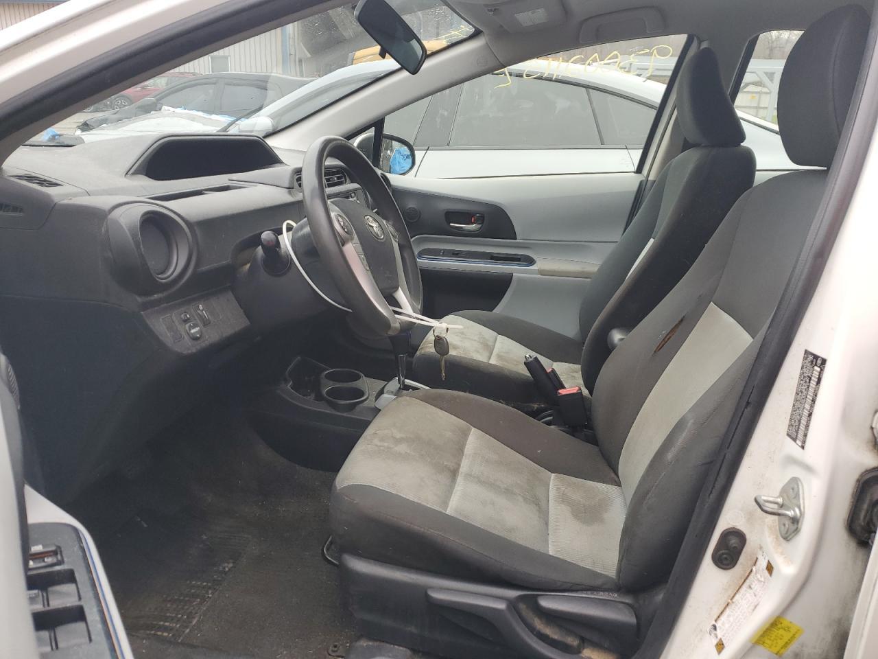 2013 TOYOTA Prius c