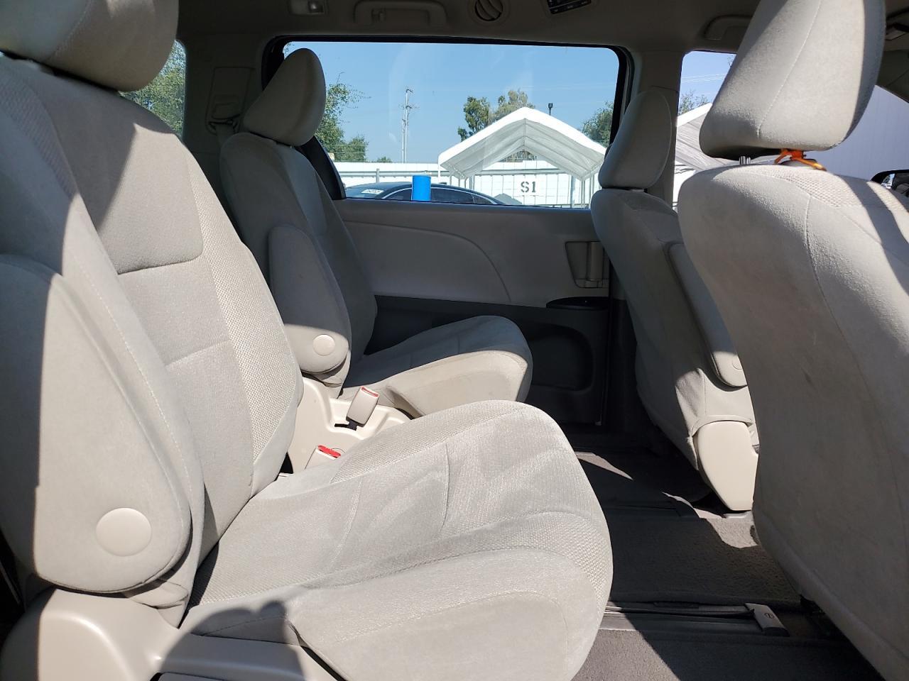 2017 TOYOTA SIENNA