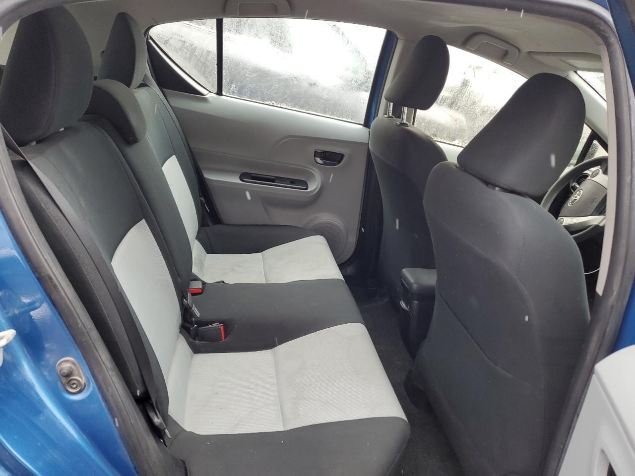 2014 TOYOTA Prius c