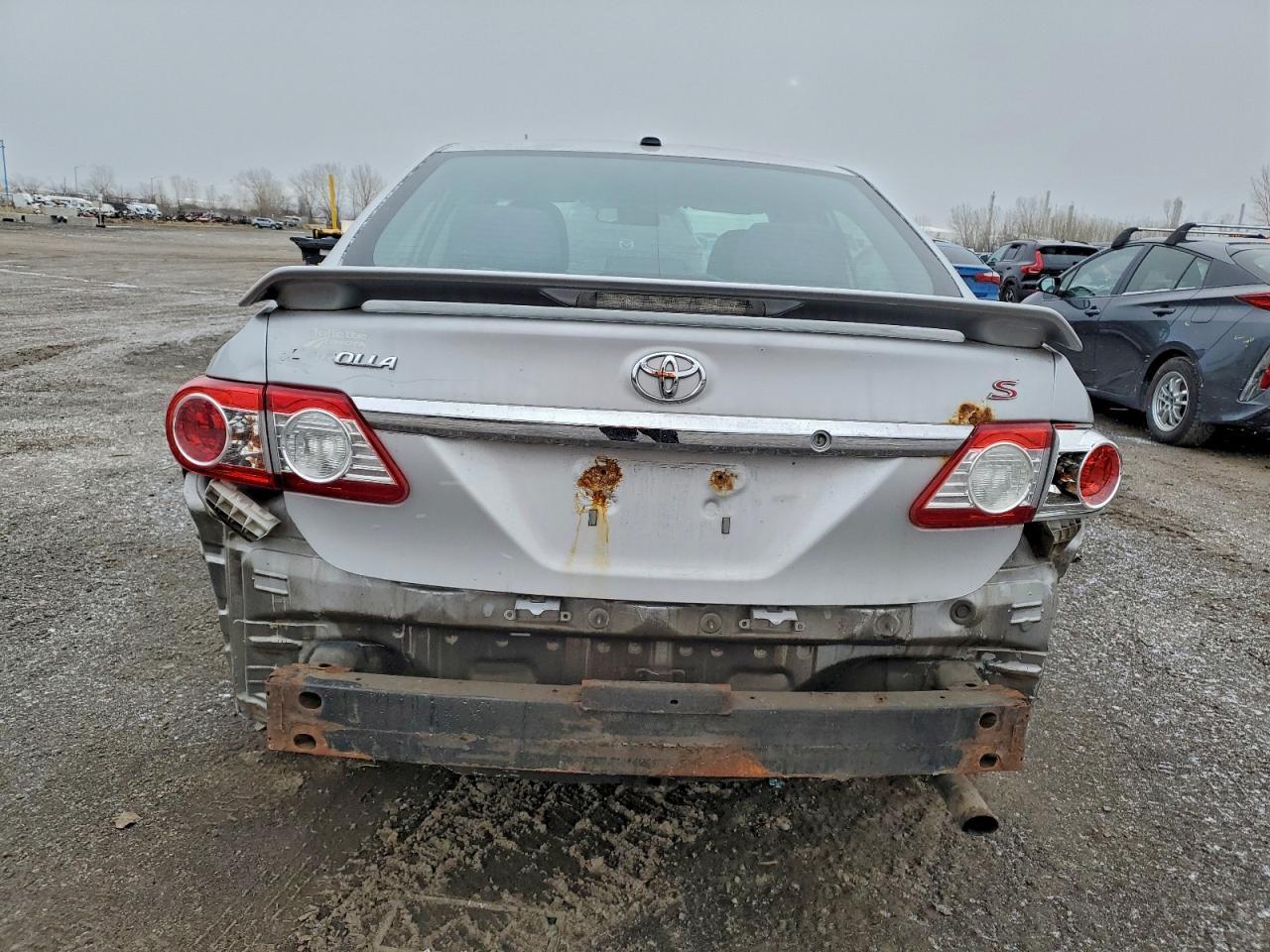 2011 TOYOTA COROLLA