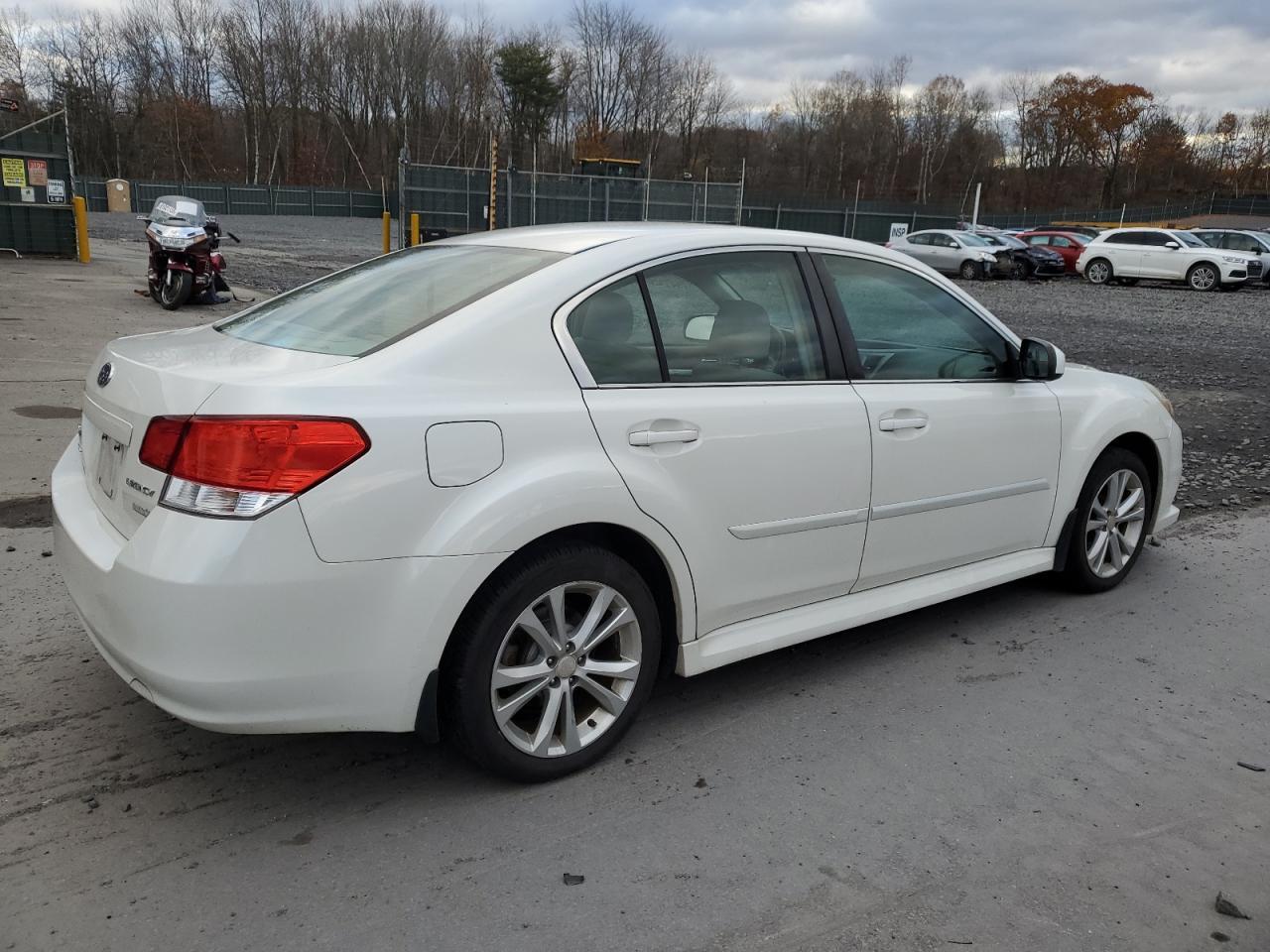 2013 SUBARU Legacy