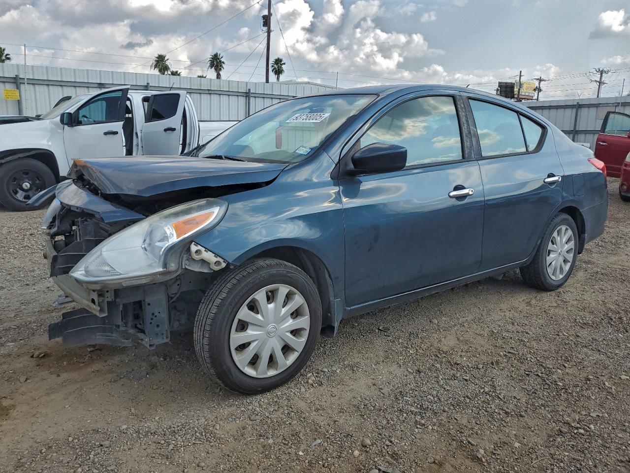 2016 NISSAN VERSA