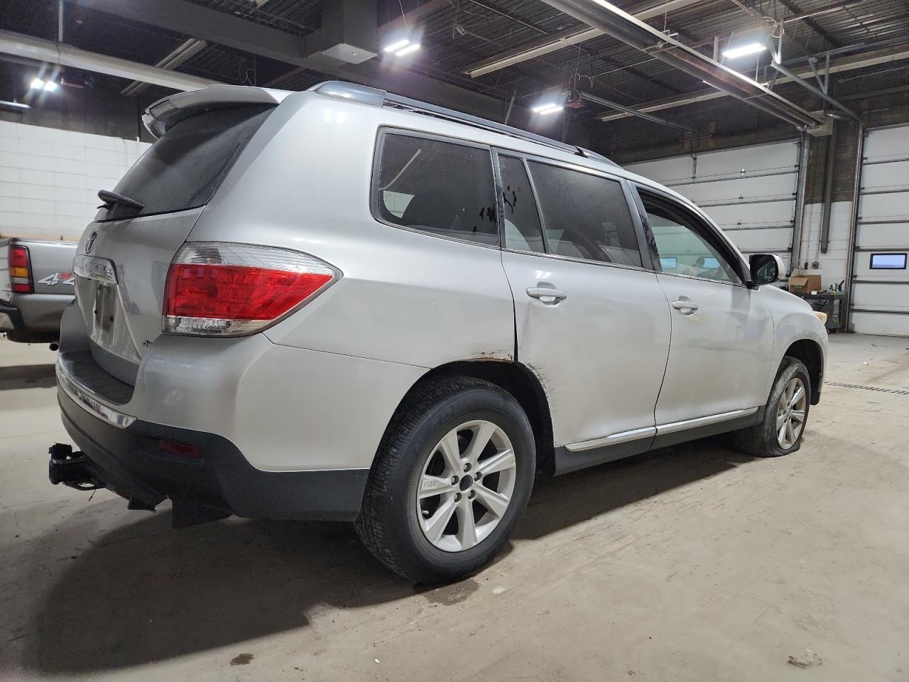 2013 TOYOTA HIGHLANDER