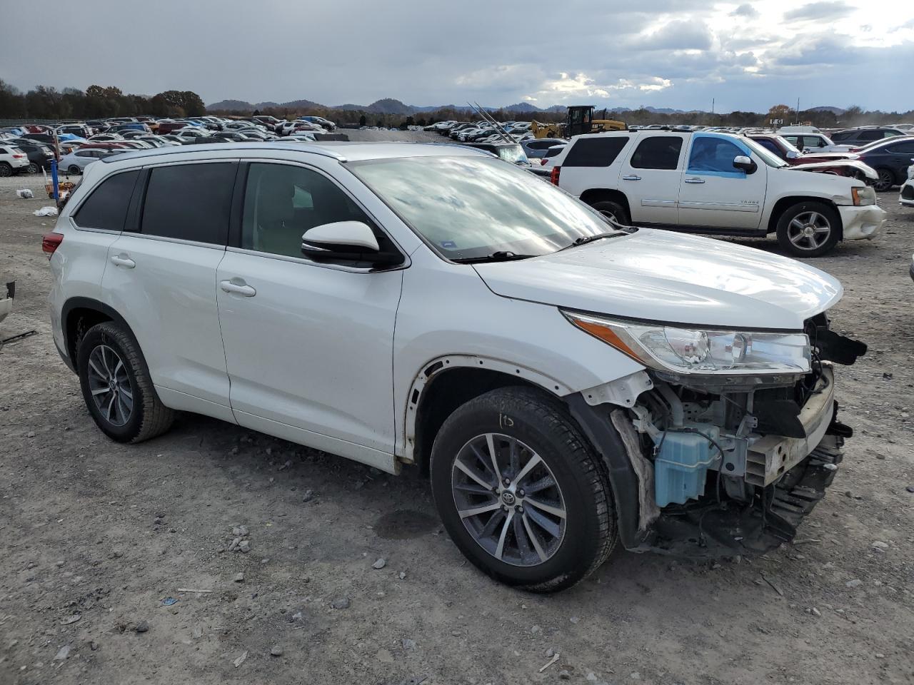 2017 TOYOTA HIGHLANDER
