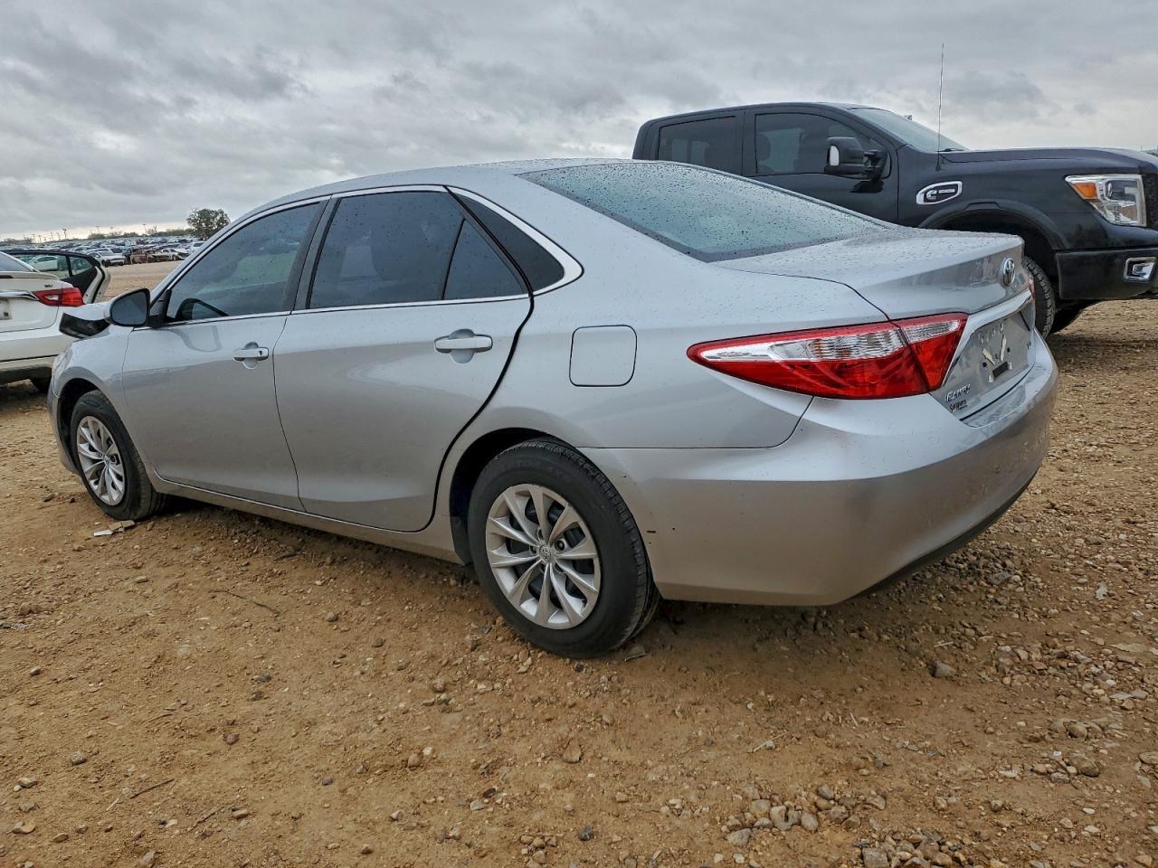 2016 TOYOTA CAMRY