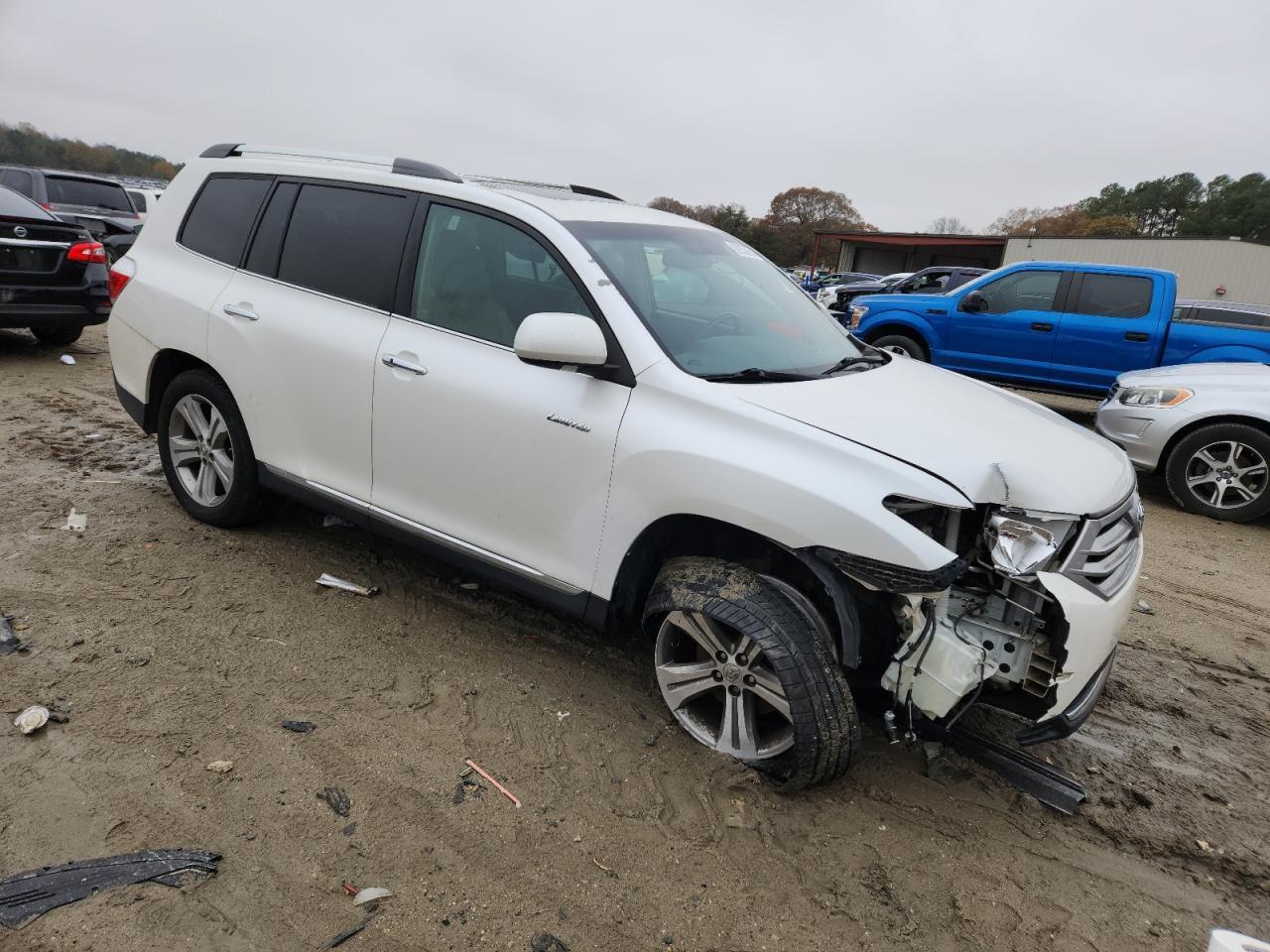 2013 TOYOTA HIGHLANDER