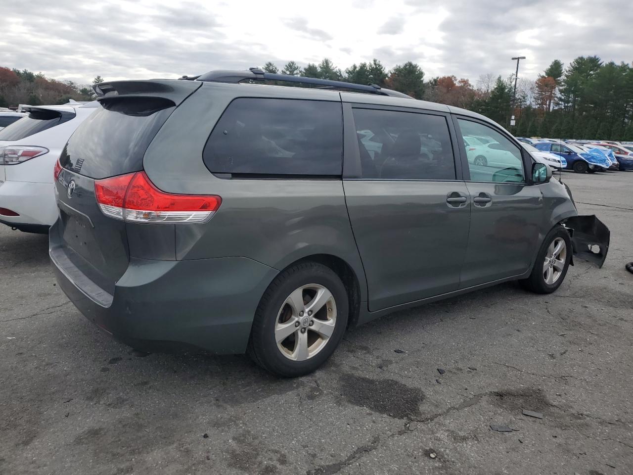 2013 TOYOTA SIENNA