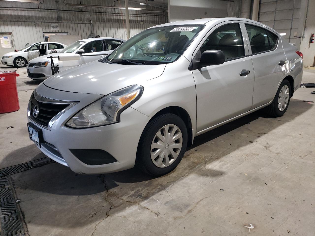 2015 NISSAN VERSA