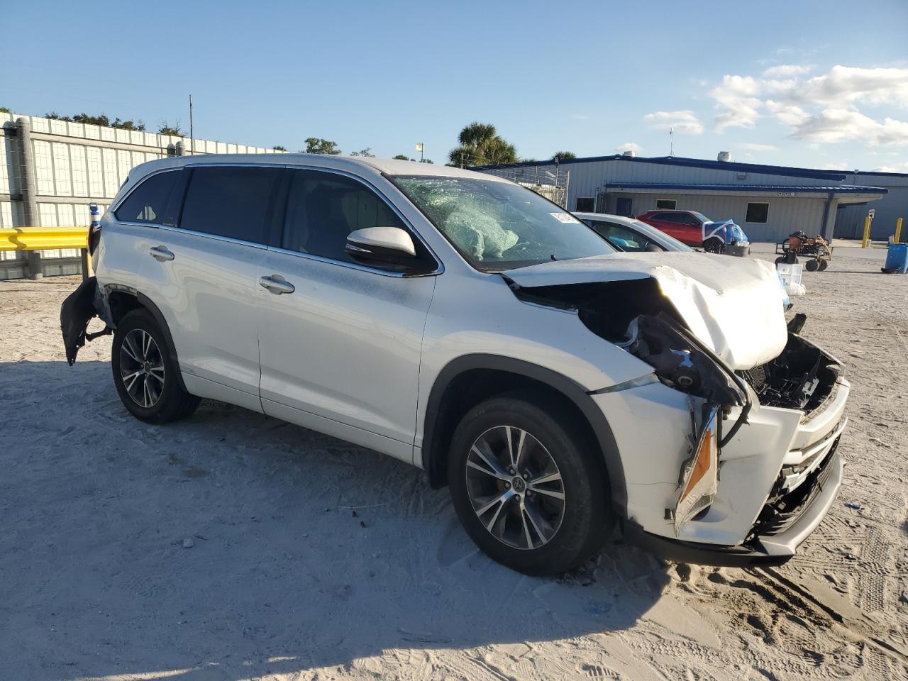 2017 TOYOTA HIGHLANDER