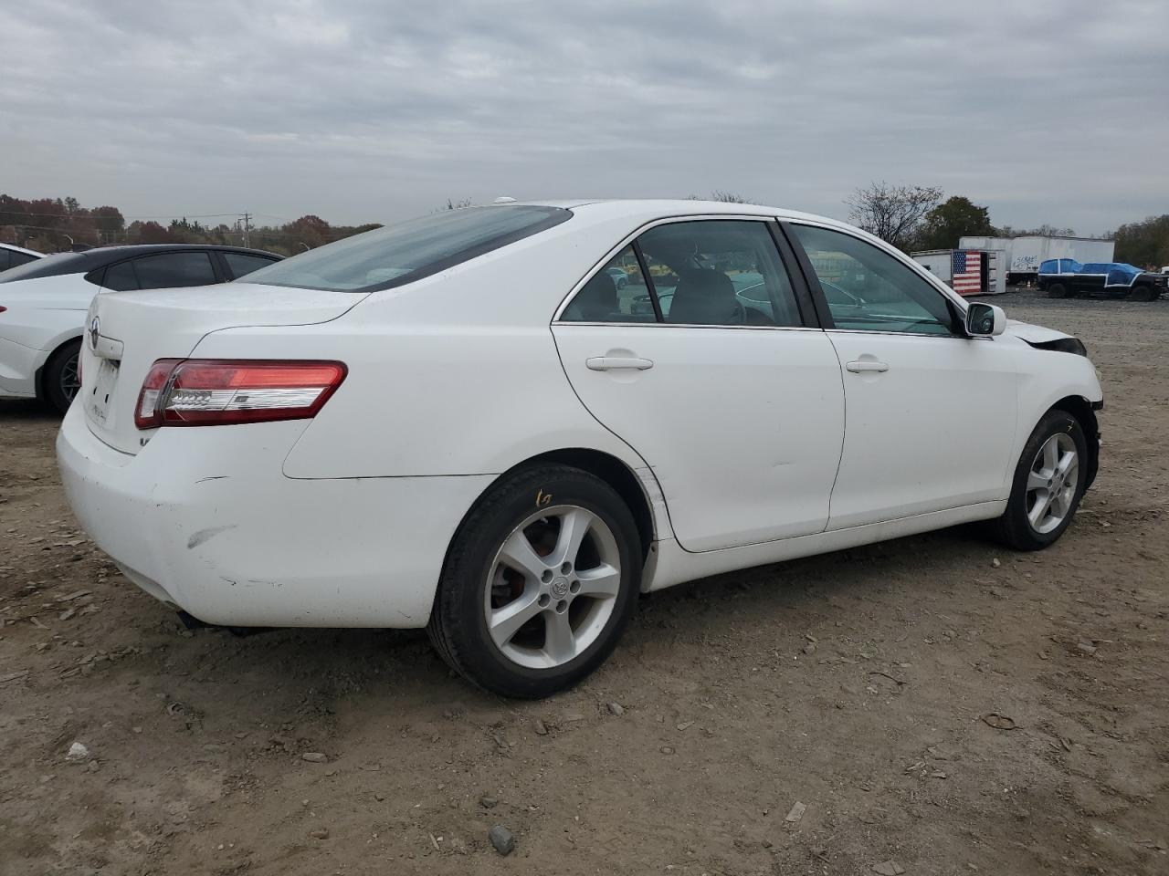 2011 TOYOTA CAMRY