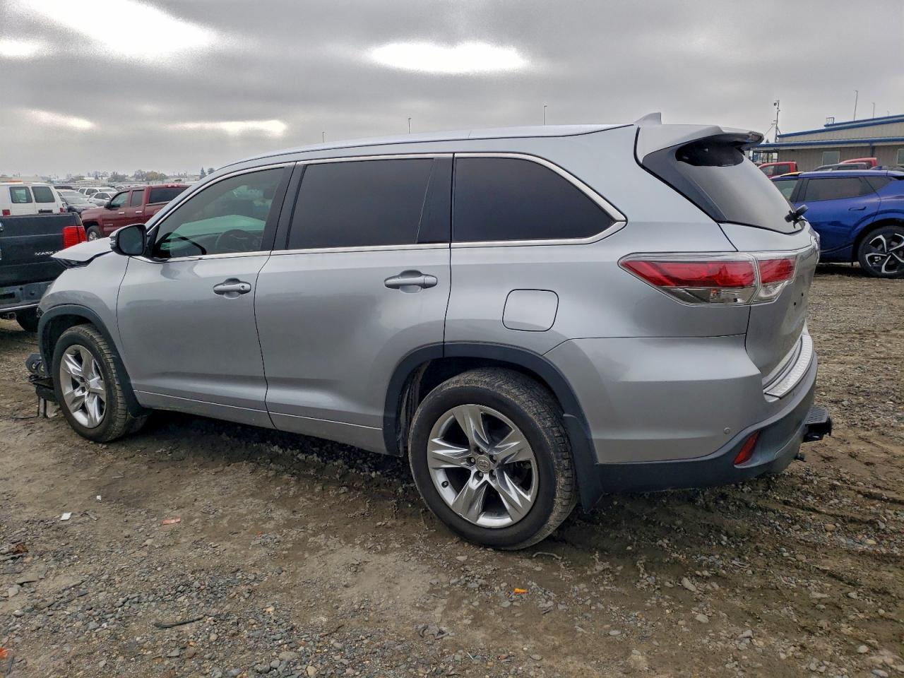 2015 TOYOTA HIGHLANDER