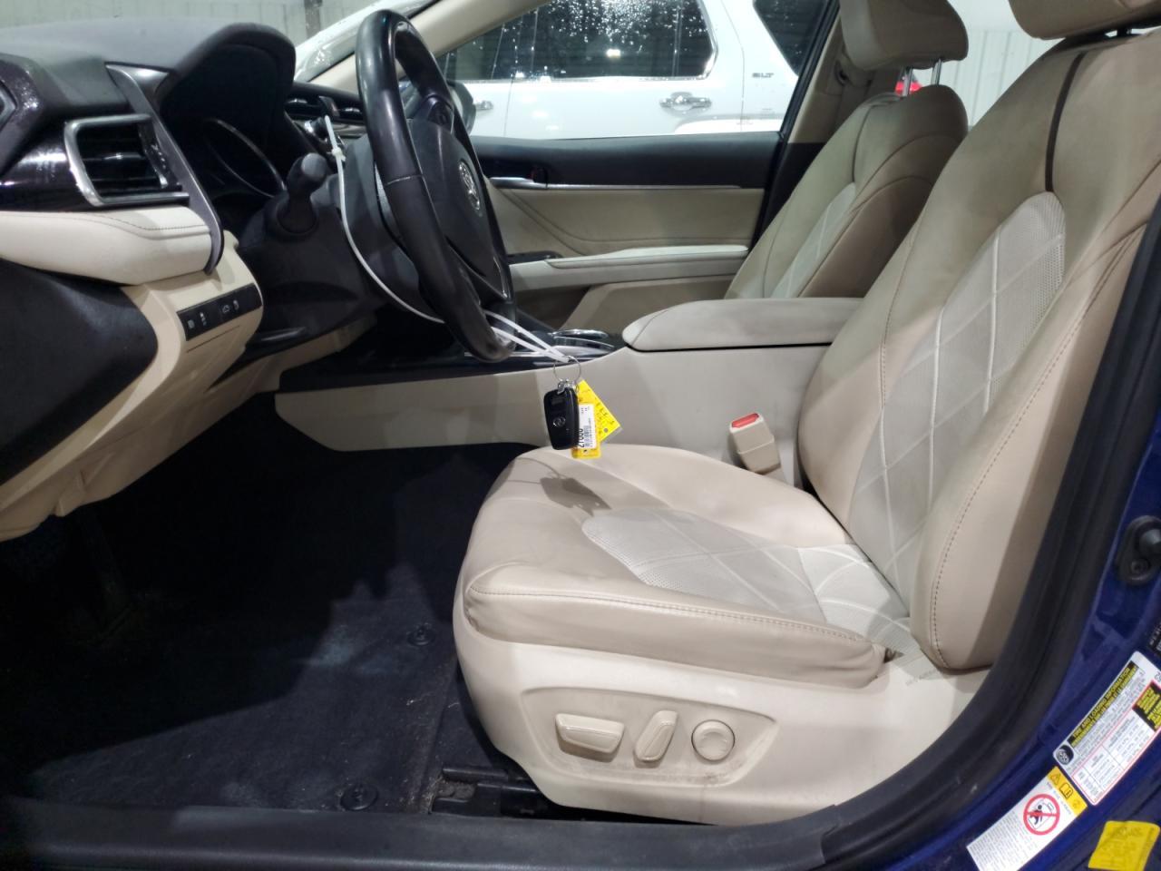 2018 TOYOTA CAMRY