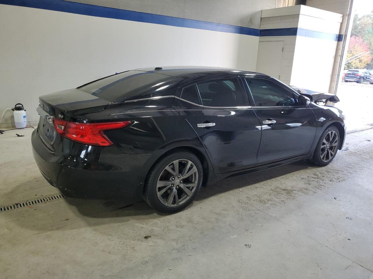 2016 NISSAN Maxima