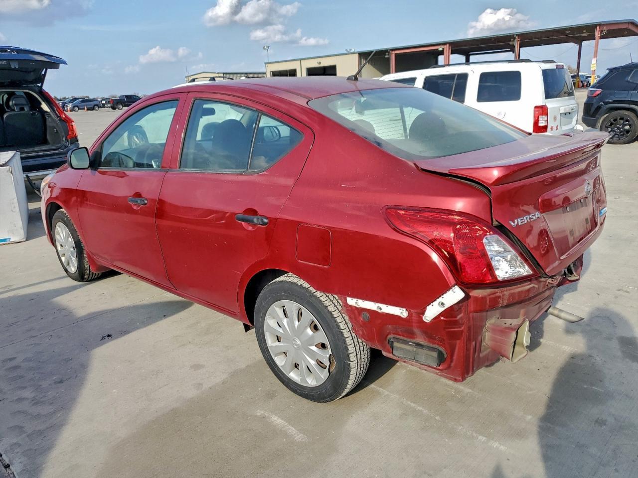 2015 NISSAN VERSA