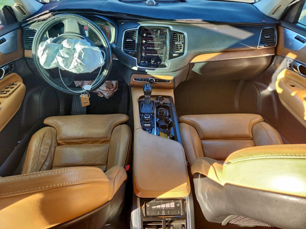 2016 VOLVO XC90