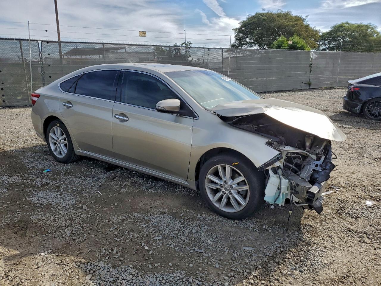 2013 TOYOTA Avalon