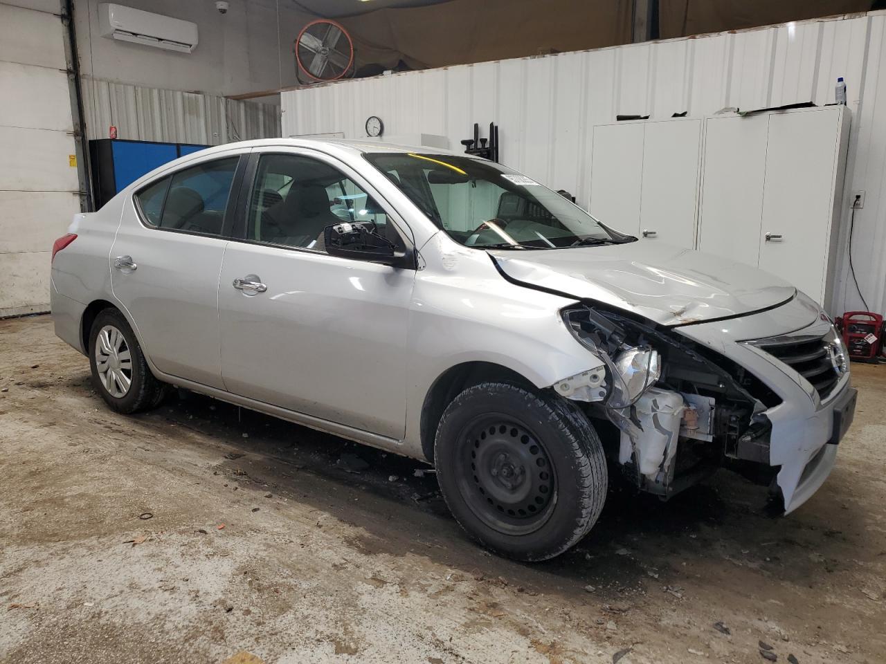 2017 NISSAN VERSA