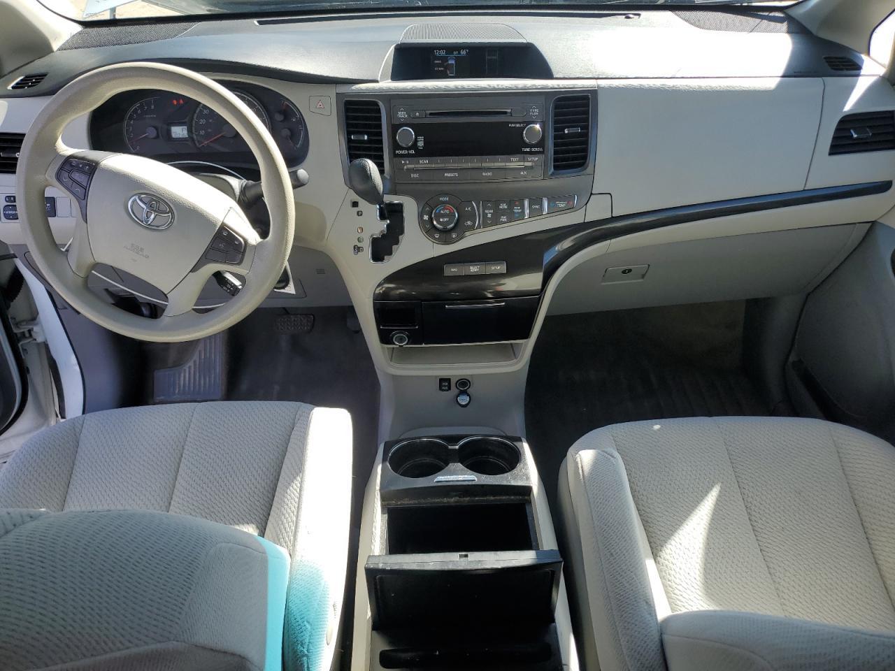 2013 TOYOTA SIENNA