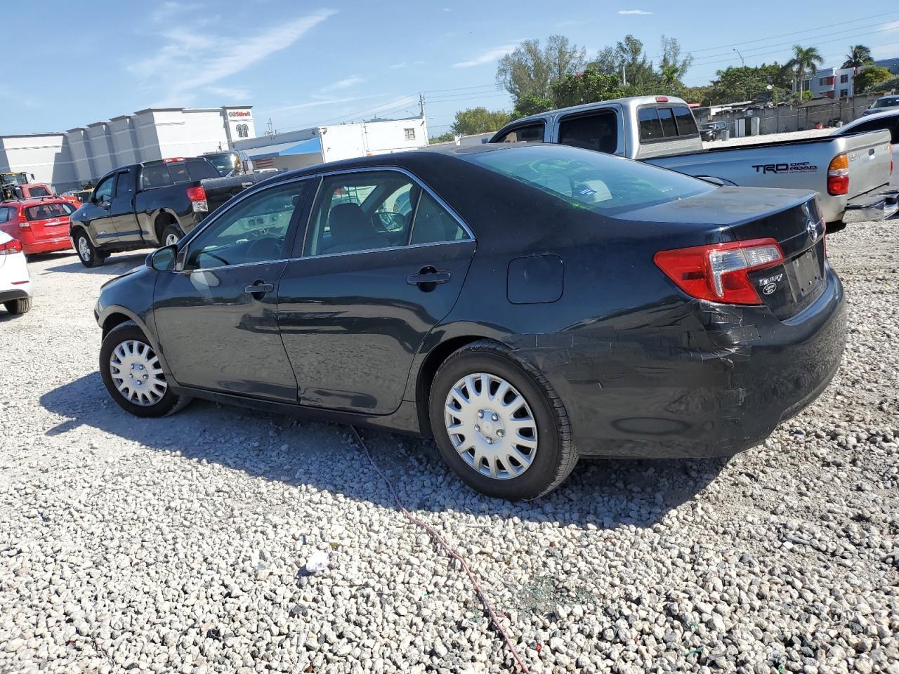 2014 TOYOTA CAMRY