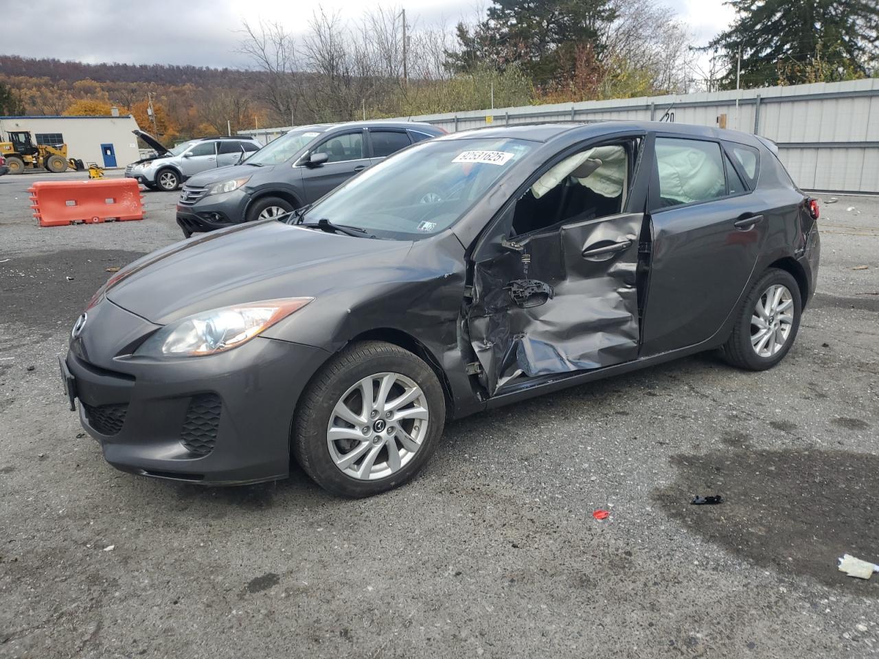 2013 MAZDA 3