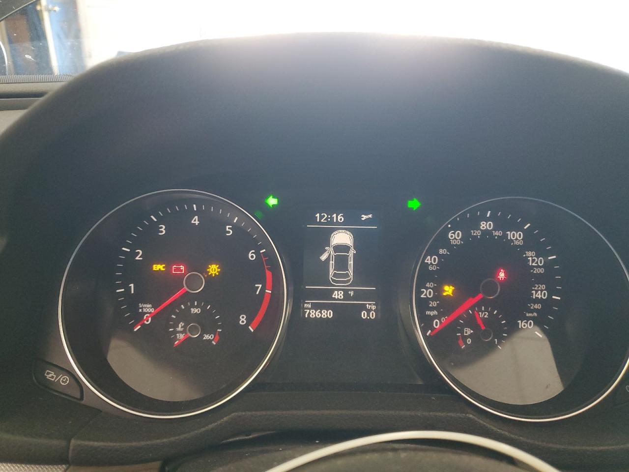 2016 VOLKSWAGEN Passat