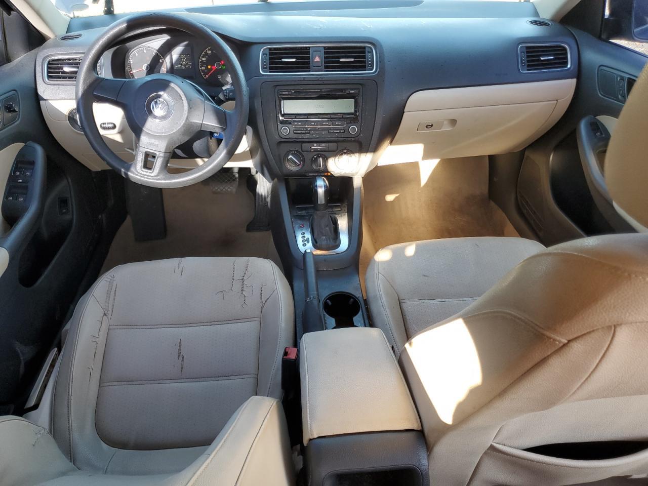 2011 VOLKSWAGEN JETTA